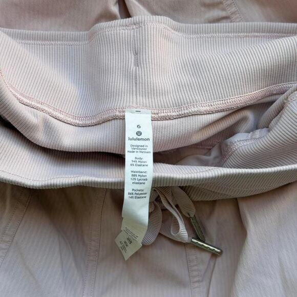 Light pink lululemon joggers lululemon - Picture 6 of 6